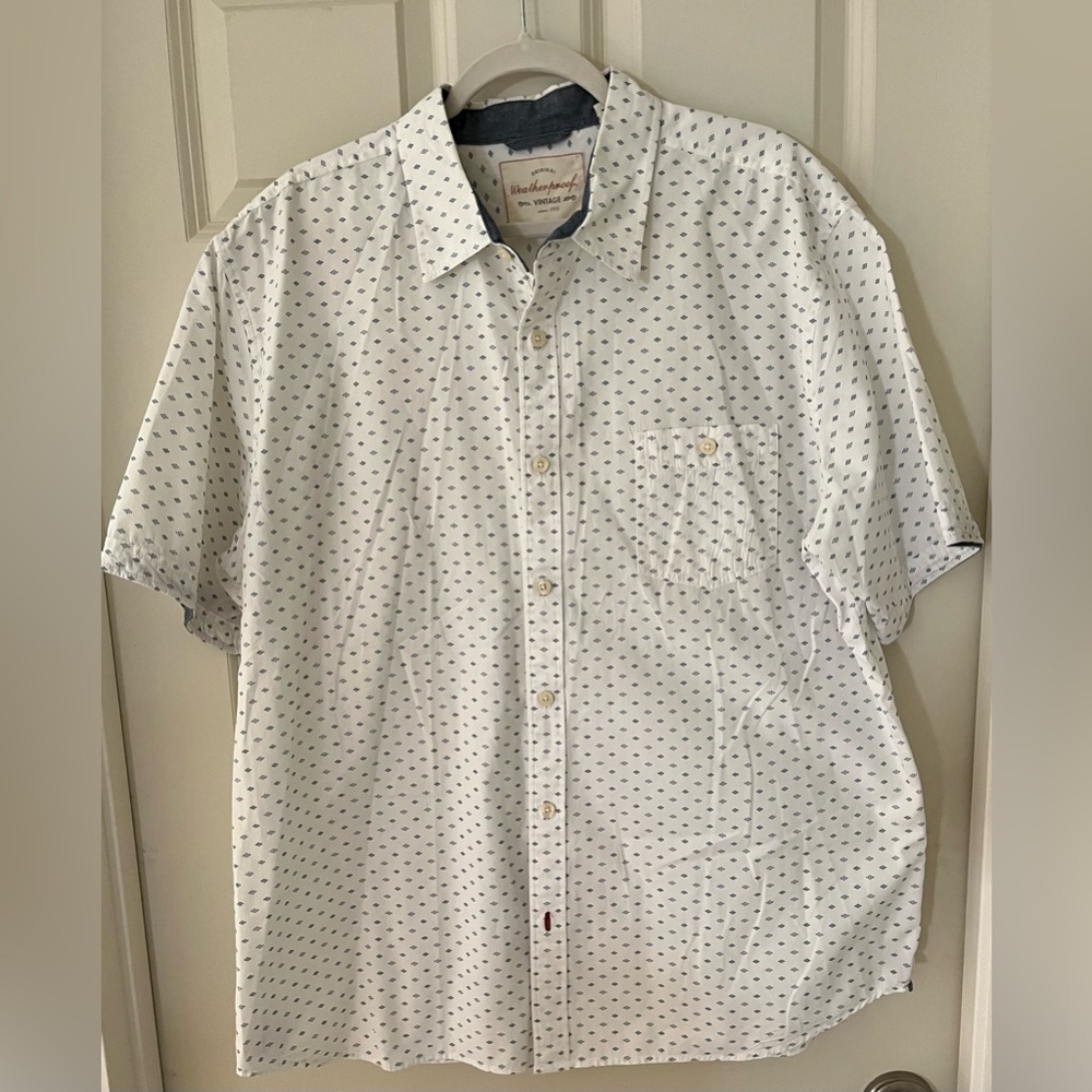 Men's Weatherproof Vintage Short Sleeve Shirt
Casual Button Up, size XXL